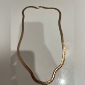 Snake link gold pleated necklace‎